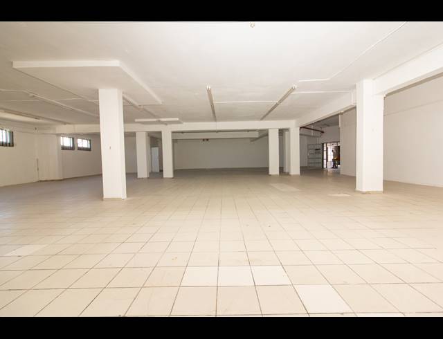 320M² BUSINESS CENTRE TO LET IN CROFTDENE